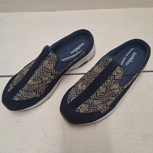 Easy Spirit Navy and Brown Knitted Design Shoes. Women's Slip-On Clogs Size 9.5